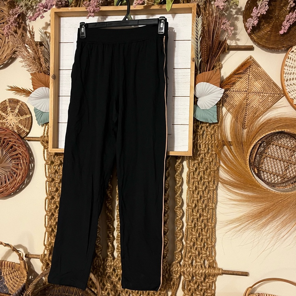 Lunya comfy bottoms size small